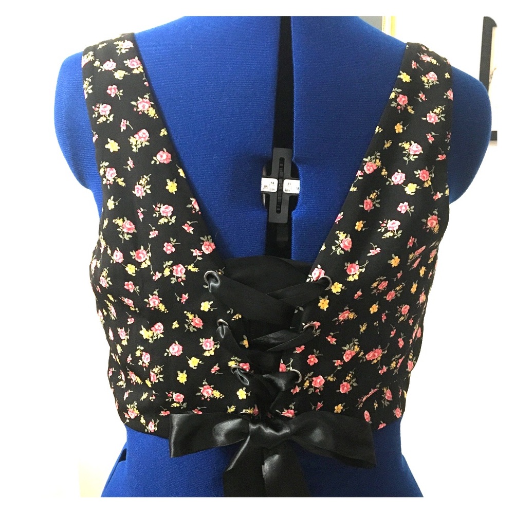 Floral lace up crop top
